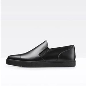 Vince Paeyer Pointed-Toe Slip-On
